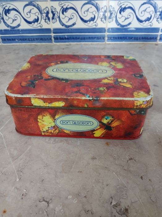 Caixas metálicas vintage,  Don Algodon e Suchard Express