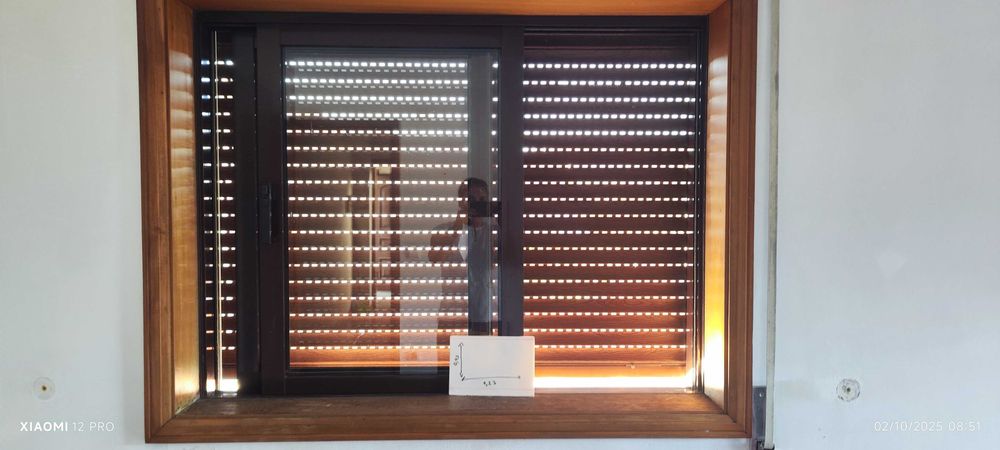 Janelas aluminio com grade ou estores, varios tamanhos, cor castanho