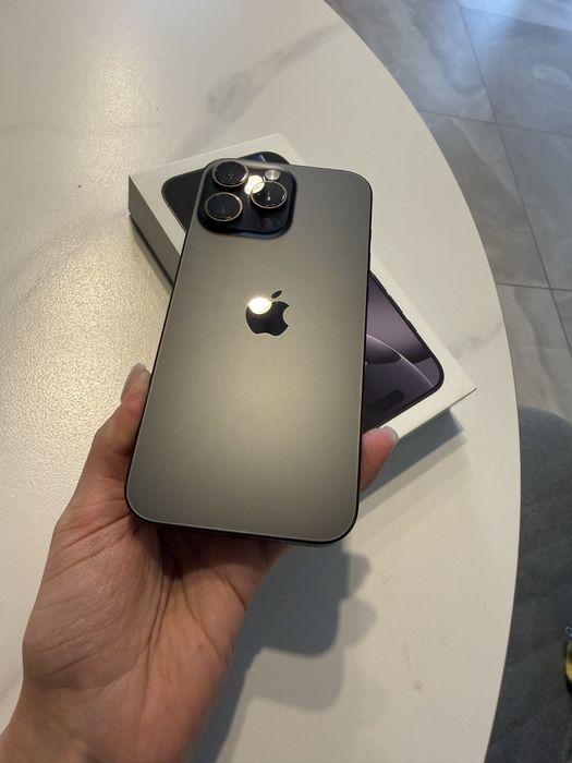 Продам свій ще на гарантії iPhone 16 Pro Max 256gb