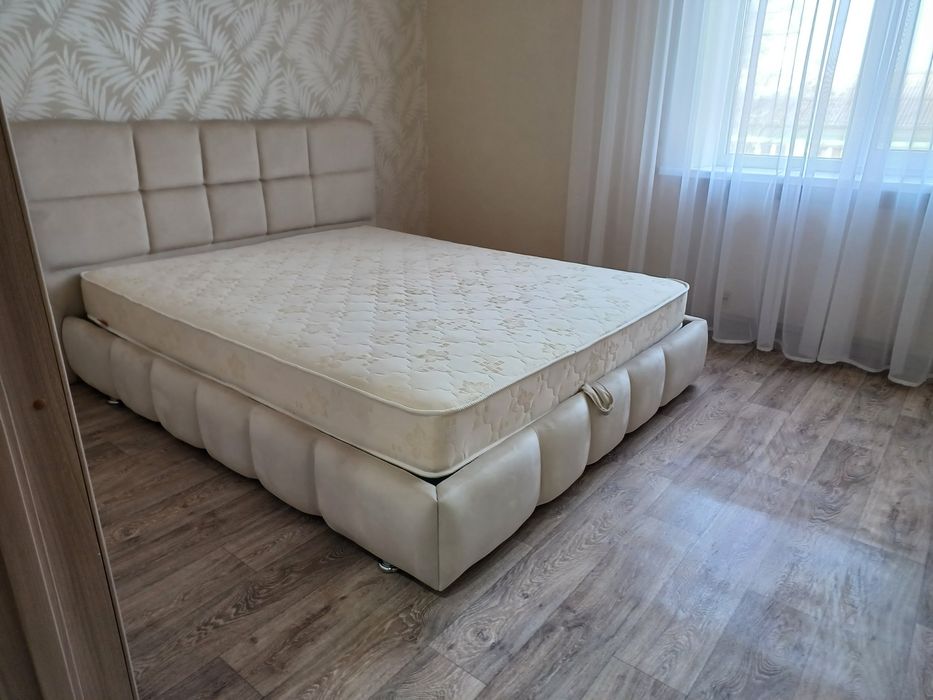 Продам 2 кв(Сертификат) АО сталинка центр, прописаных нет, документы г