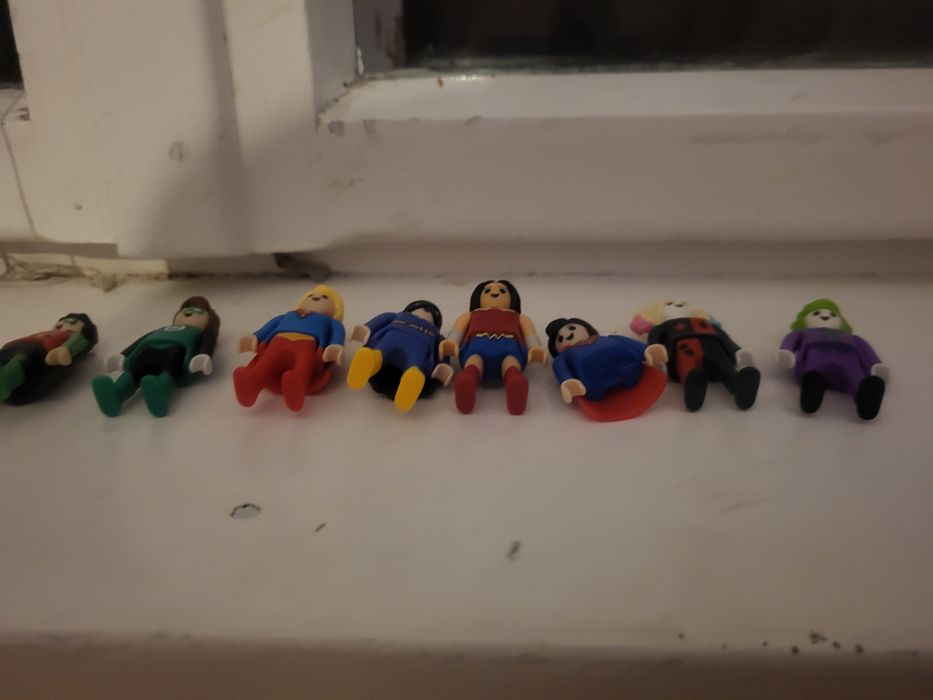 Figurki z Kinder Joy  calosc 10zlotych