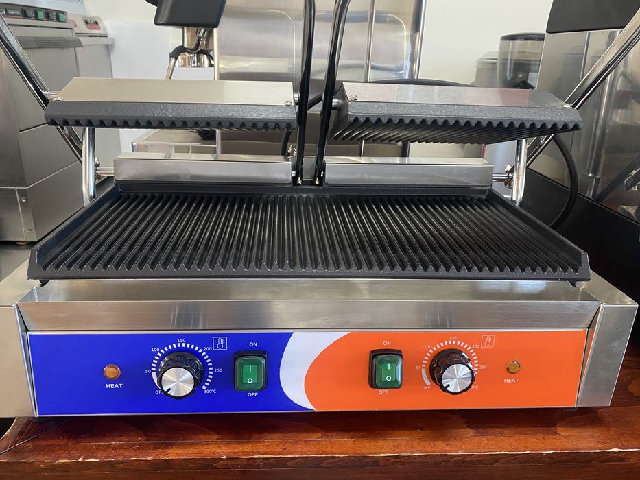 Prensa para tostas mitas / francesinhas etc , fazemos instalação .