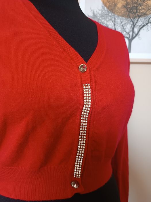 Elegancki czerwony sweterek 40% wełna