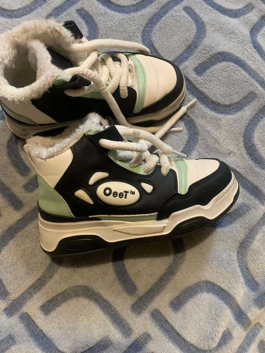 Чудові зимові кросівки, ботінки 34 розмір, устілка 22 см