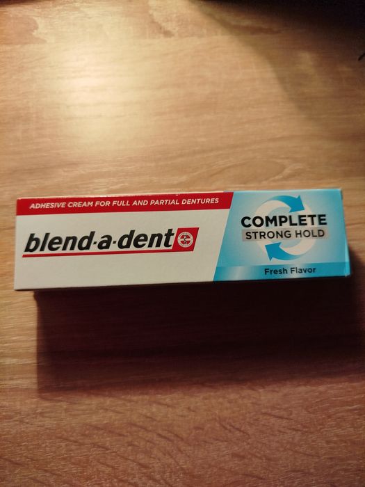 Krem mocujący do protez