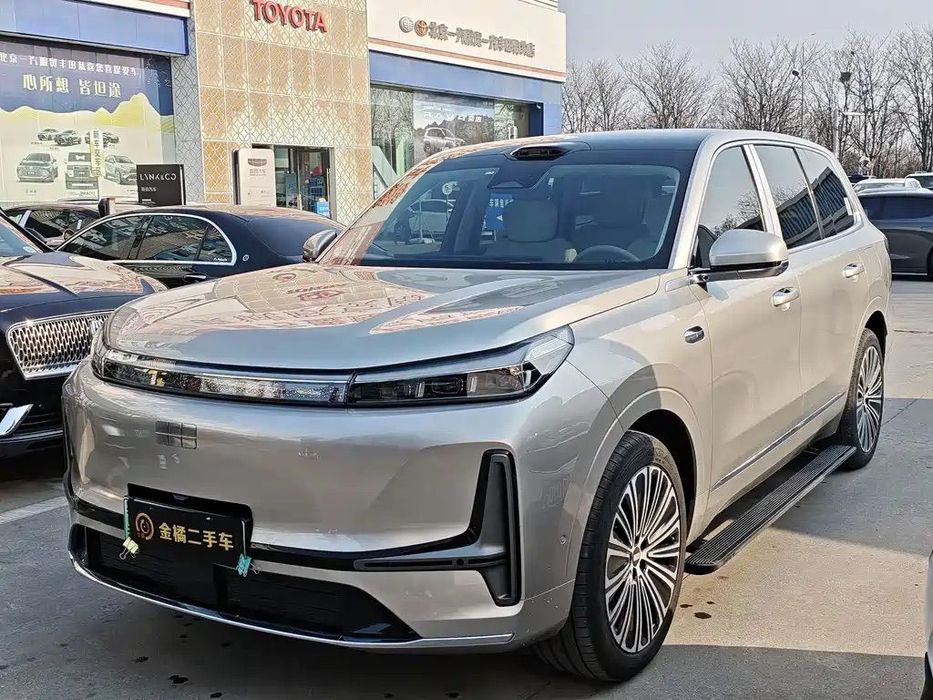 Geely M9 1.5 PHEV 4x4 – Nowoczesny 7-osobowy SUV Premium o zasięgu do 700 km!