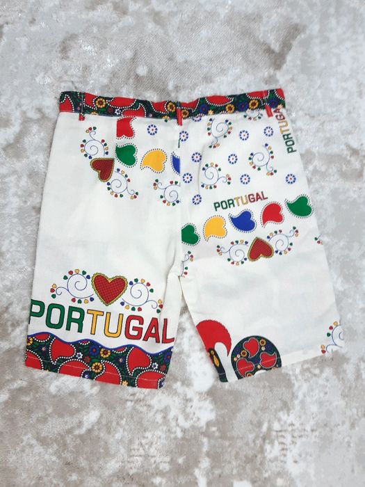 Calções com estampado típico de Portugal. Novos