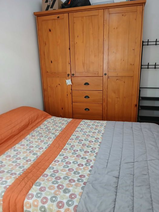 Aluga-se quarto a senhora
