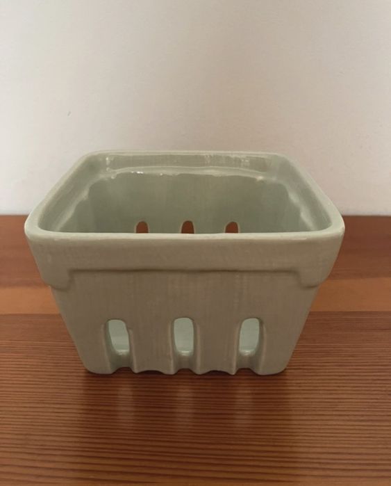 Ceramiczny pojemnik Zara Home.