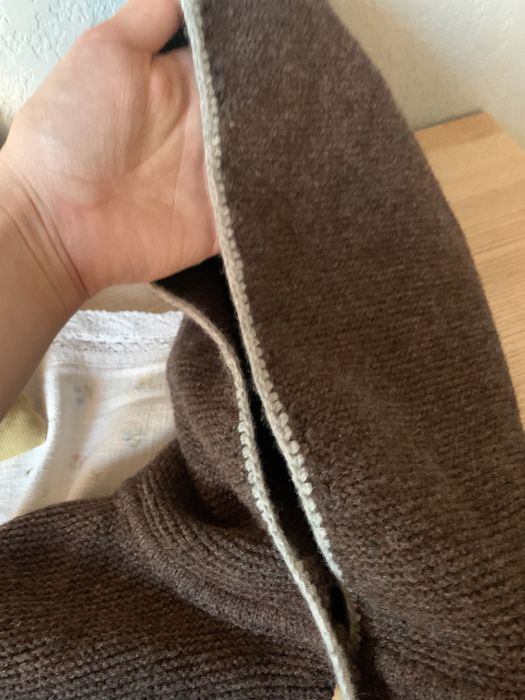 Кофта з 100% шерсті, німецького виробника, з унікальними гудзиками.