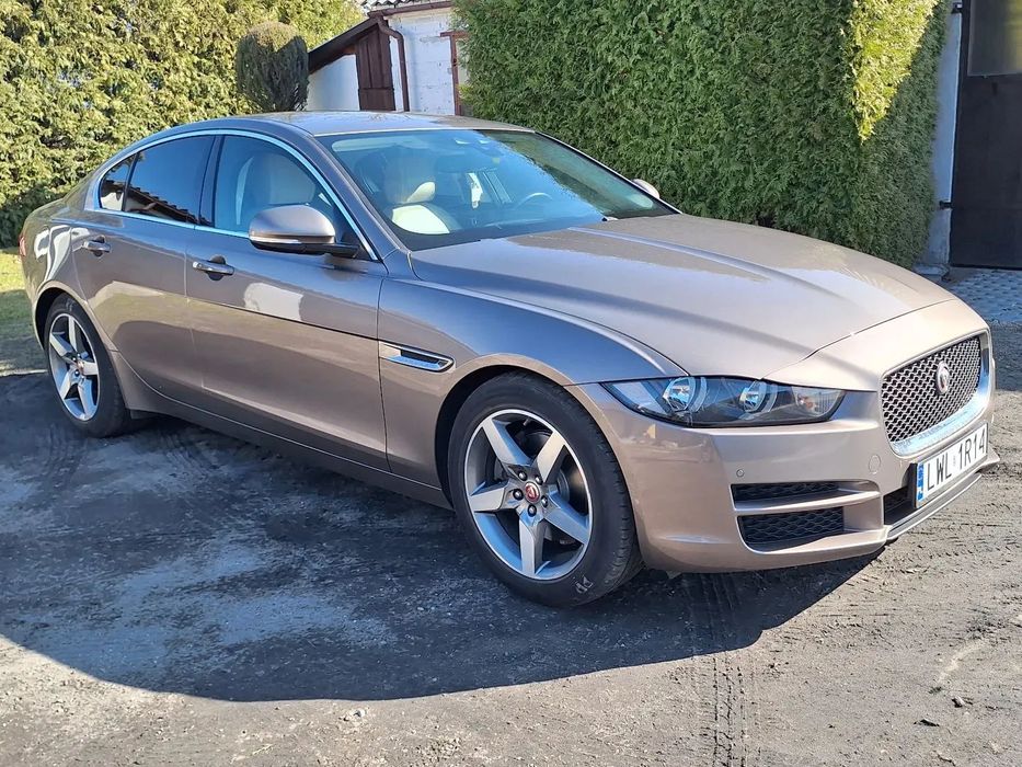 Jaguar XE