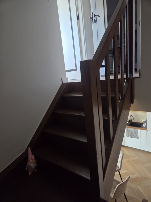 Schody wewnętrzne z podstopniami
