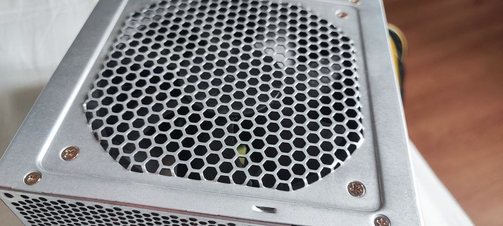 Блок живлення Seasonic SSP-750RT 80+gold