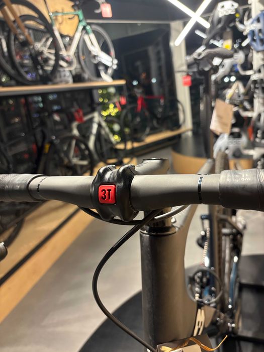 Aero Gravel 3T Racemax Italia, karbonowe koła, Sram Rival