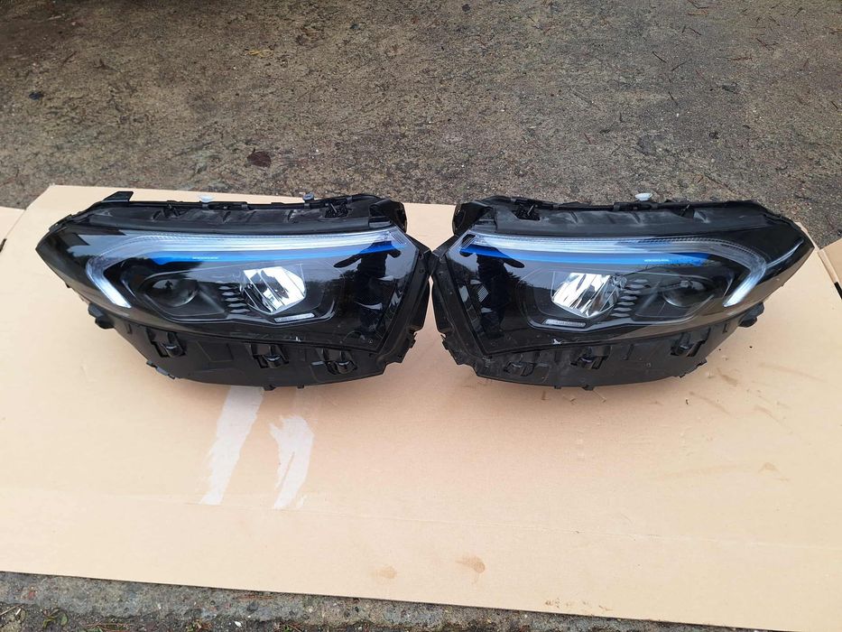 Фари Mercedes-Benz EQA