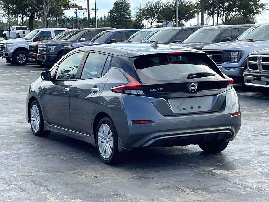 Nissan LEAF S      2025