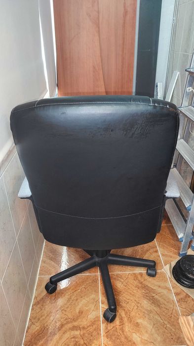 Cadeira de escritório antiga