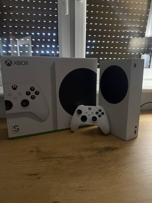 xbox series s + pad + karton