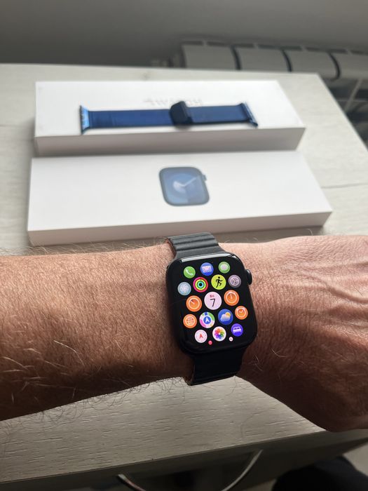 Продам Apple watch 9