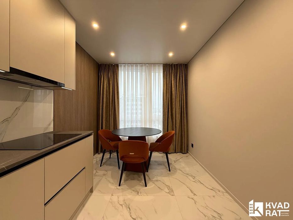 Квартира першої здачі в самрму центрі  1.5 кім