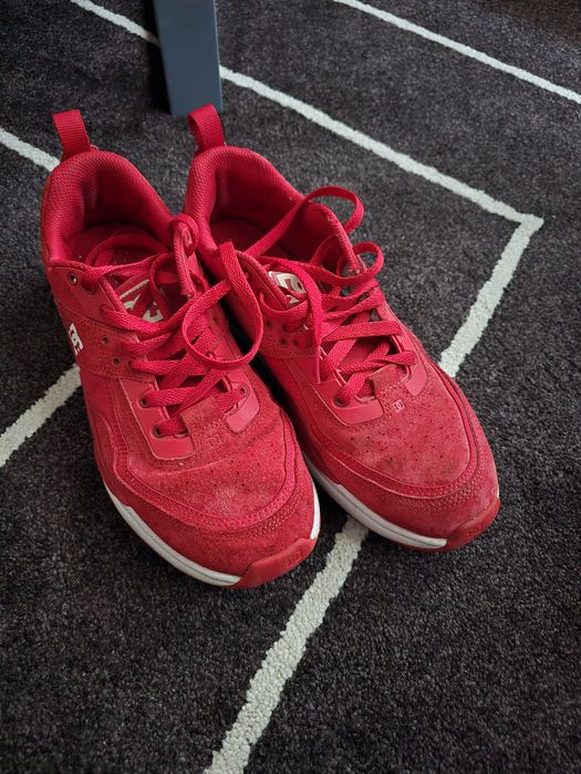 Sapatilhas DC vermelhas