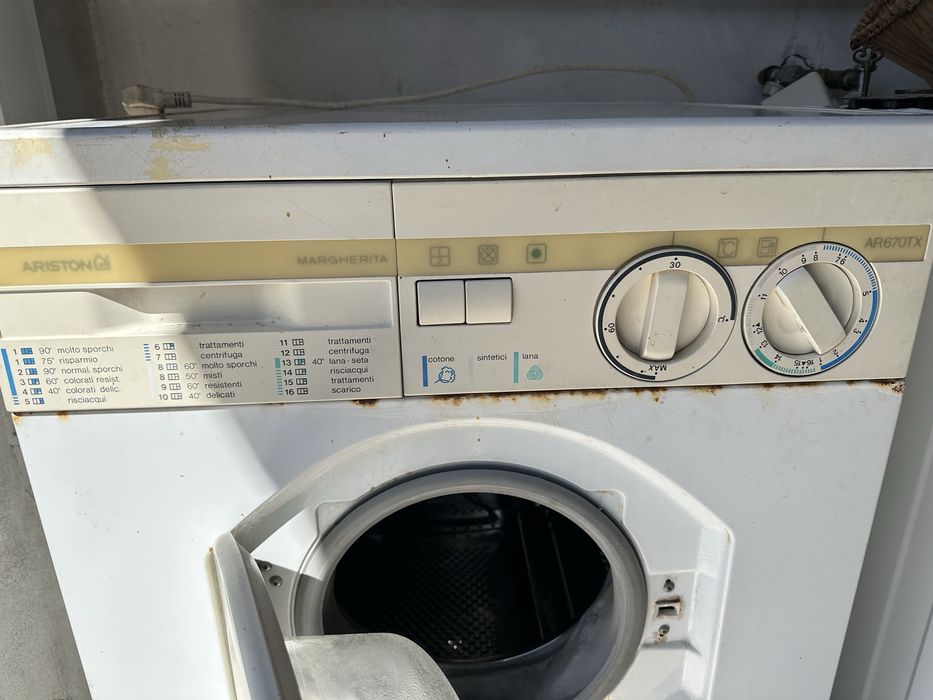 Maquina de Lavar roupa Ariston (ler descriçao)