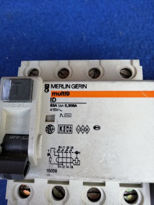 Diferêncial trifásicos usados e interruptoresde corte trifásicos, mas