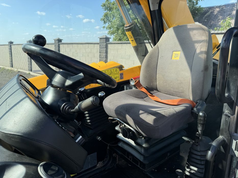 JCB 533-105 2017року погрущик маніту