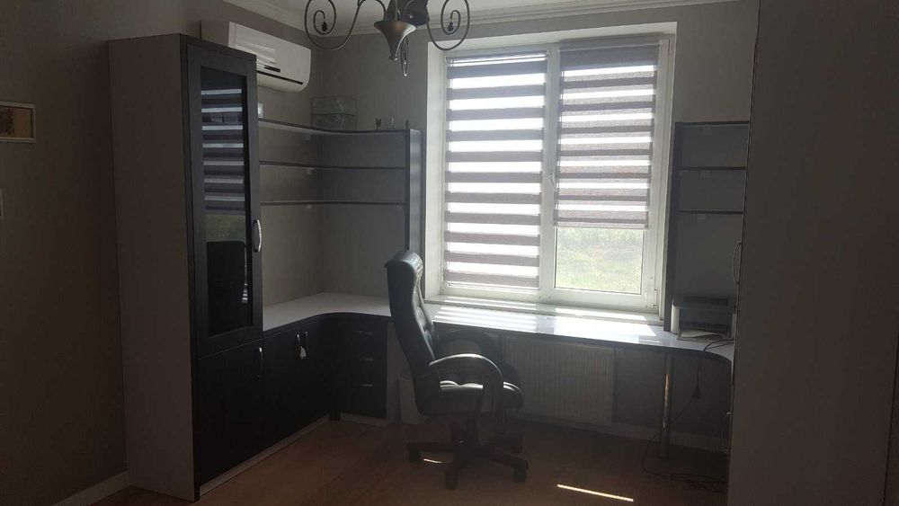 Дом в Червоном Хуторе , в доме остается все, отличное местоположение.