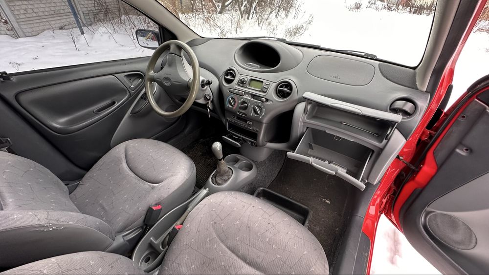 Toyota Yaris 1л
