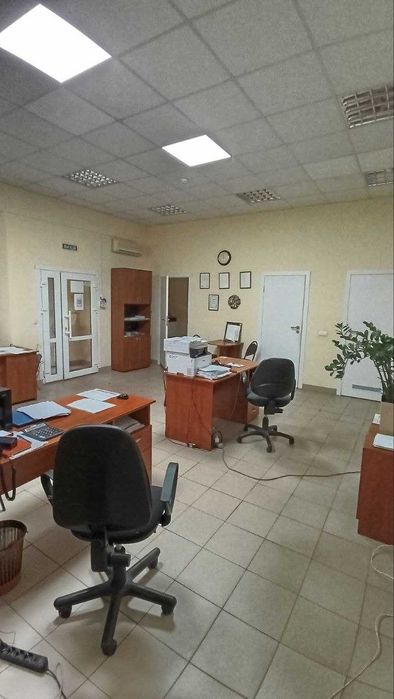 Вбудоване приміщення, площею 72,30 кв.м. м. Радивилів