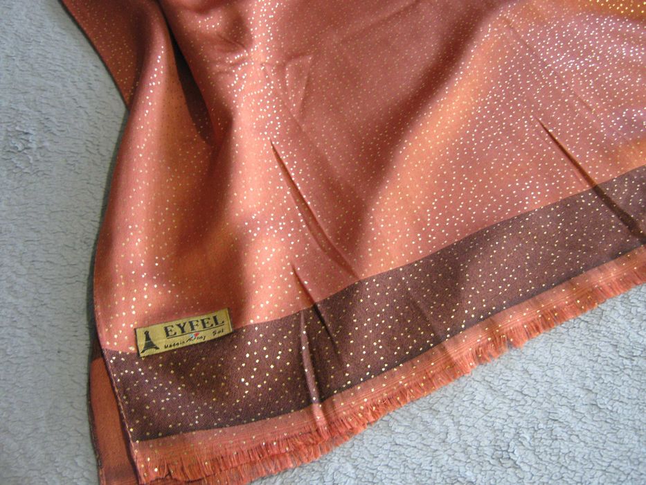 Красивые шелковые шарфы