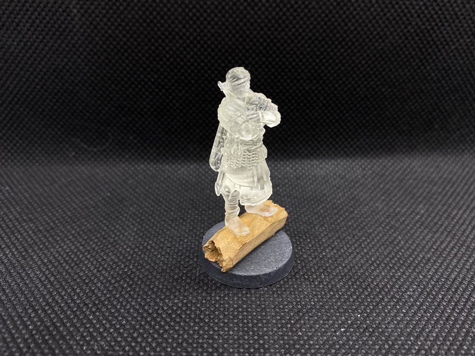 Elf tropiciel, figurka rpg druk 3d, podstawka 25 mm