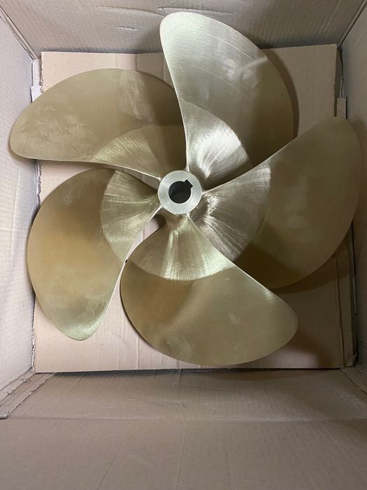 śruba napędowa do łodzi 53 cm skok 22"