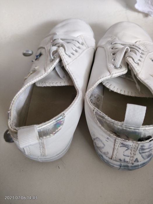 Buty dziewczęce typu trampki