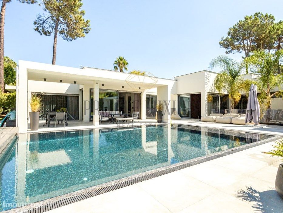 Moradia T5 de Luxo com 463 m², Piscina e 1.407 m² de Privacidade