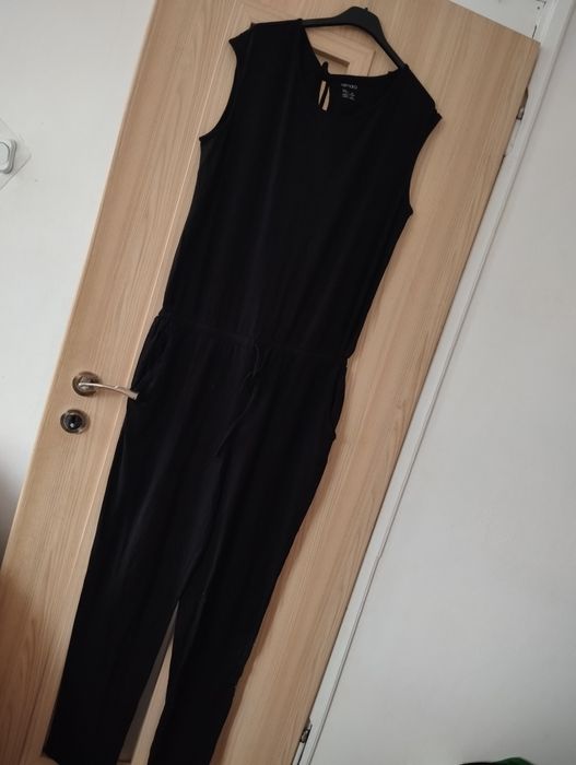 Kombinezon damski rozm  40/42 firmy Esmara