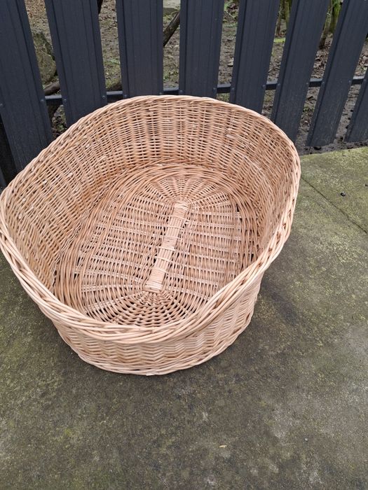 Лежак з лози для собаки