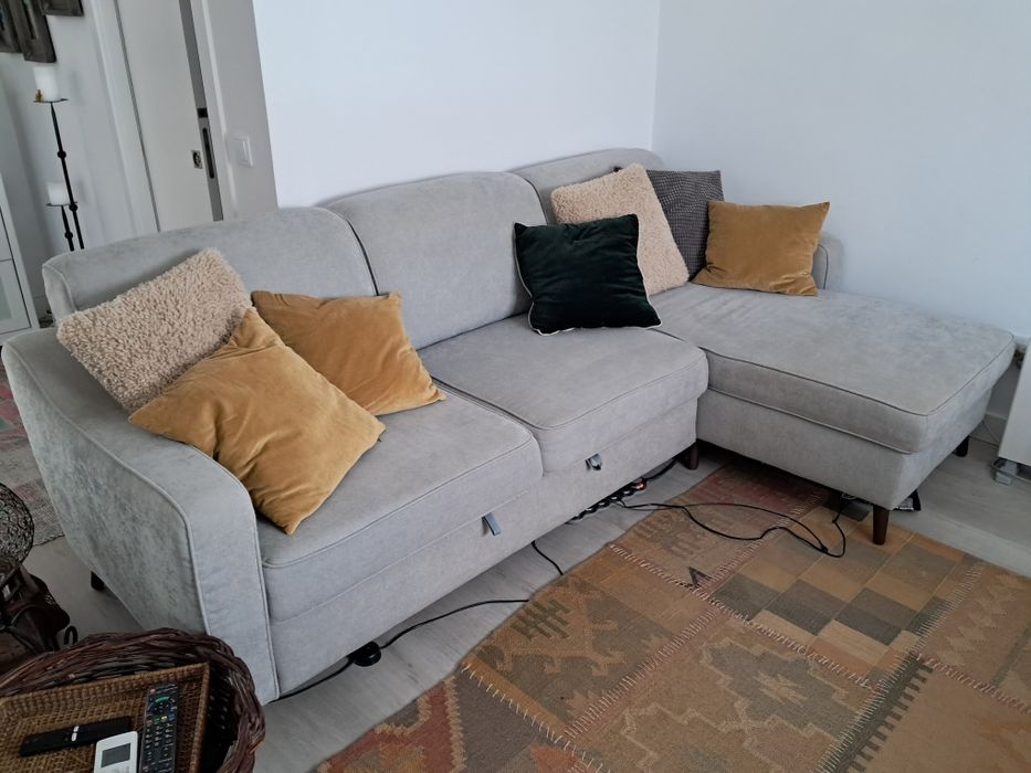 Sofá 2 lugares com "chaise longue" e arrumação, verde acinzentado