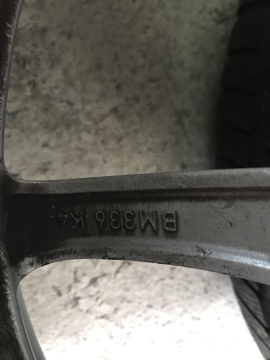 5/112/18. Б. М. В. Мерс 221. W