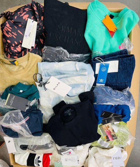 Boxy Ubrań odzież zwroty outlet nowe ubrania