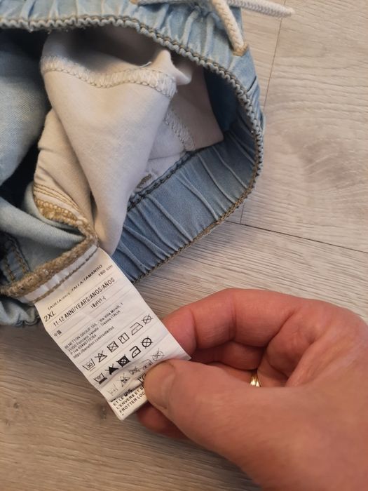 Spodenki młodzieżowe Benetton, rozm. 160