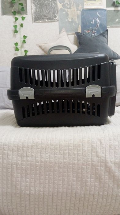 Переноска для тварин чорно-сіра