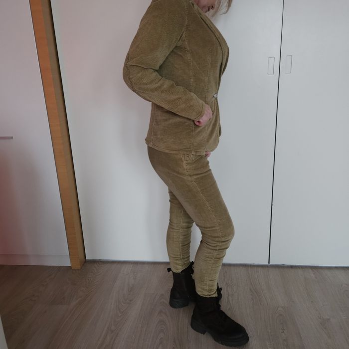 Garnitur ze sztruksu oliwka L