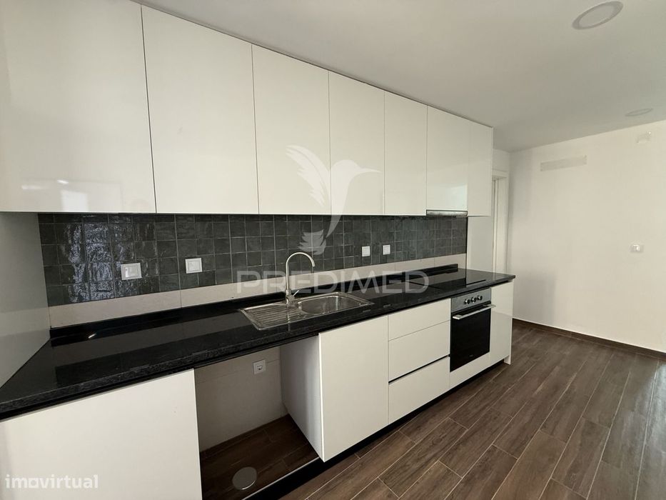 Apartamento T1 com Logradouro - Alcanena