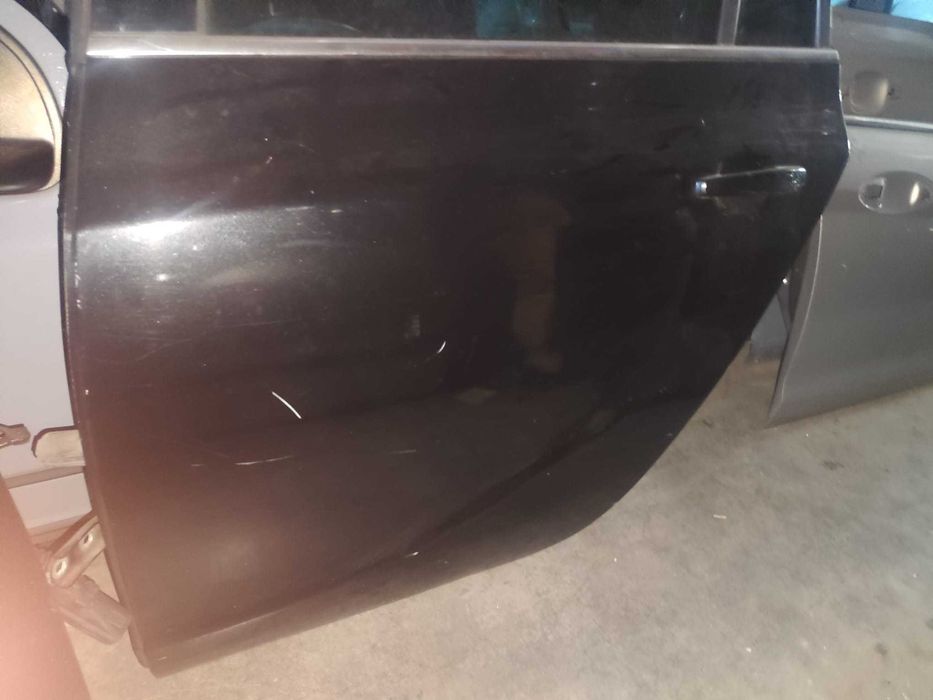 Opel Zafira C - Porta Tras Esquerda - PT556