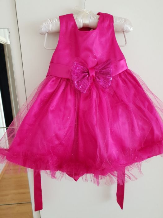 Piękna mieniąca sukienka 6-12msc