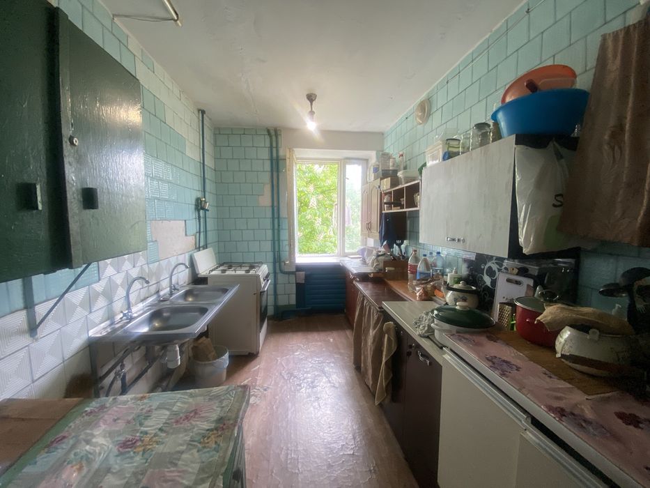 Продам велику кімнату в гуртожитку