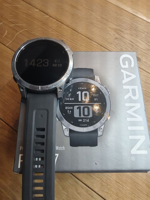 Garmin Fenix 7 (Srebrna koperta, szary pasek)