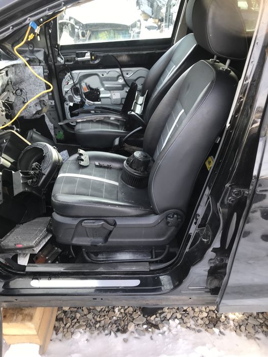 Запчастини авторозборка Форд Куга 1 Ford Kuga Mk1